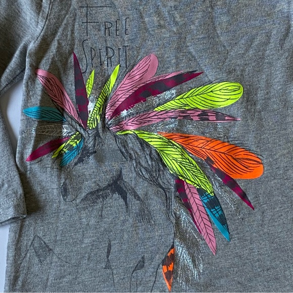 Girls Shirt Size 18 Months Free Spirit Horse Feathers OshKosh B’Gosh Gray EUC - Picture 2 of 13